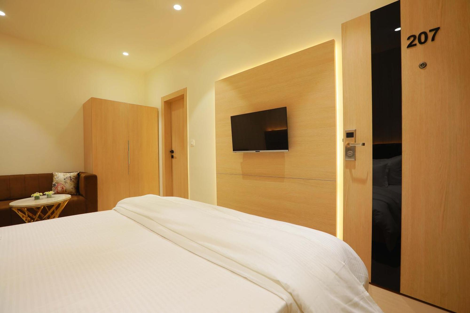 Hotel 16 Delhi  Ngoại thất bức ảnh