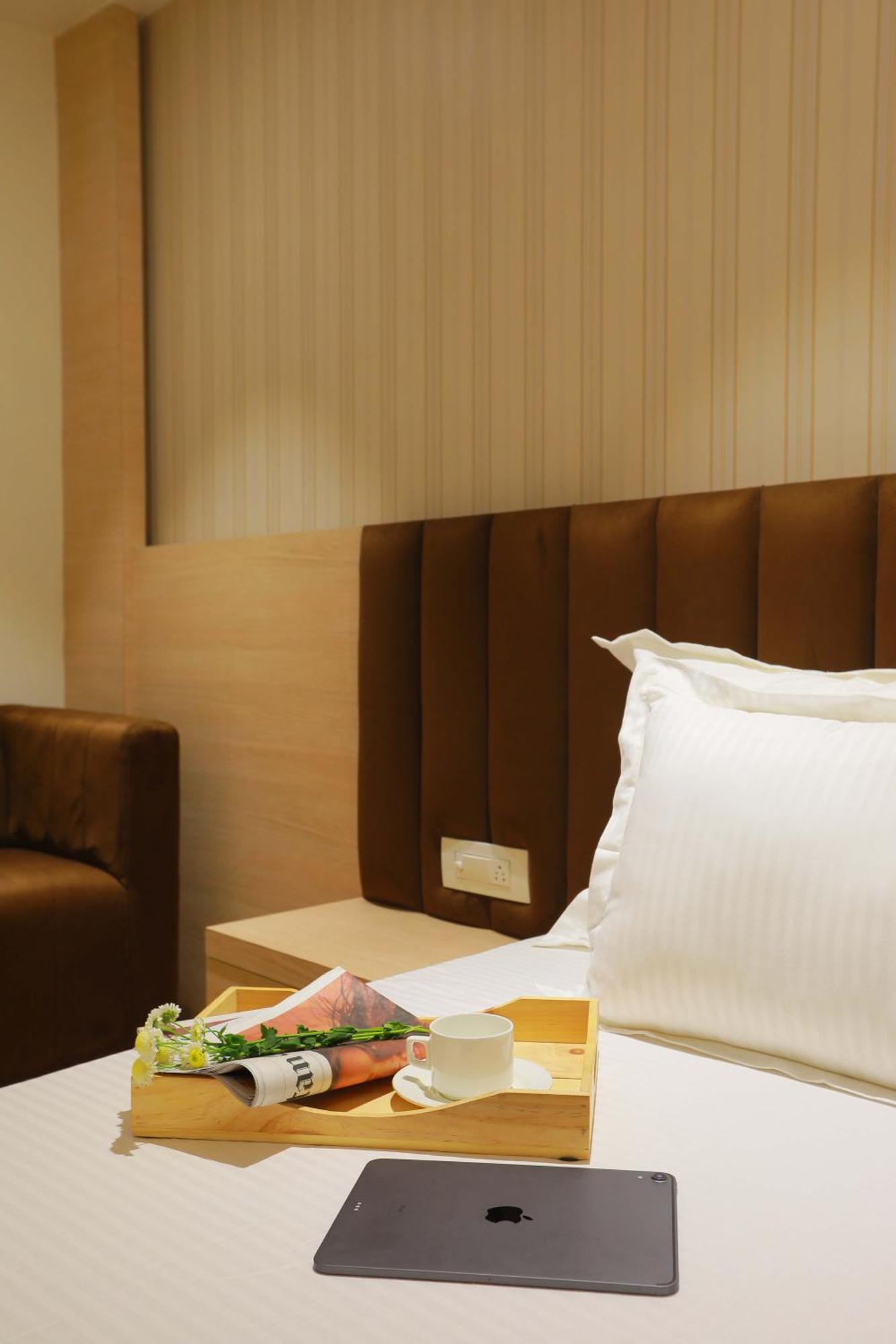 Hotel 16 Delhi  Ngoại thất bức ảnh